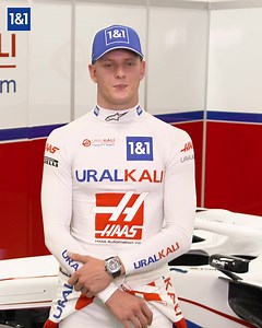 Die volle Kontrolle – so wie Mick Schumacher ! 🎮 Lade dir jetzt unsere 1&1 Control-Center App, im App Store oder bei Google Play, herunter und habe die volle Kontrolle über deine Verträge! Ganz einfach von Zuhause. 🙌🏼 #1und1 #mickschumacher #controlcenter | 1&1