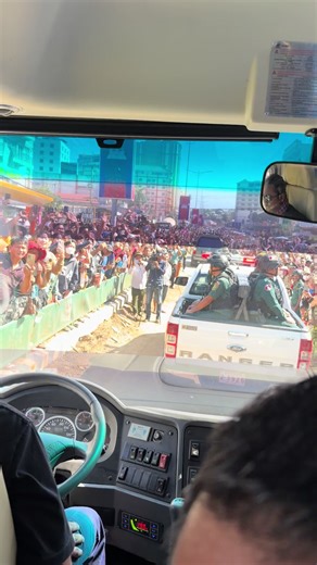 វីដេអូ​គ្មាន​សម្លេង​ ព្រោះ​អ្នកថត​ រំភើបចិត្ត​ខ្លាំង​ពេក​អួលដេីមក​ និយាយ​មិនចេញ​ ទិដ្ឋភាព​ប្រជាពលរដ្ឋ​ខេត្ត​ប៉ៃលិន​ ស្វាគមន៍​ វីរៈ​កងទ័ព​ ១៨នាក់​ ដែល​បានមកដល់​ មាតុភូមិ​កម្ពុជា​វិញ​នៅ​ព្រឹក​ថ្ងៃទី​ ៣១​ខែធ្នូ​ ឆ្នាំ​ ២០២៥​ តាមច្រកអន្តរជាតិ​ព្រំ​ ខេត្ត​ប៉ៃលិន​ ។