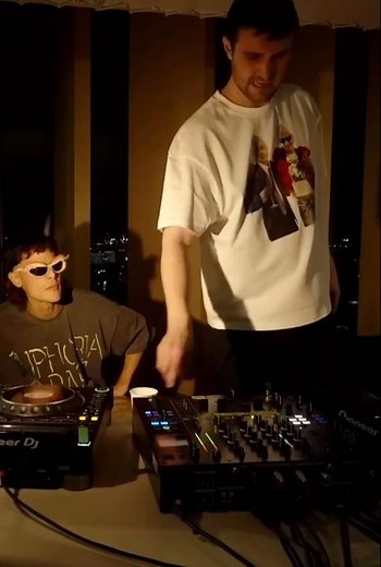 Who wants this new Fred again.. bomb?! 💣