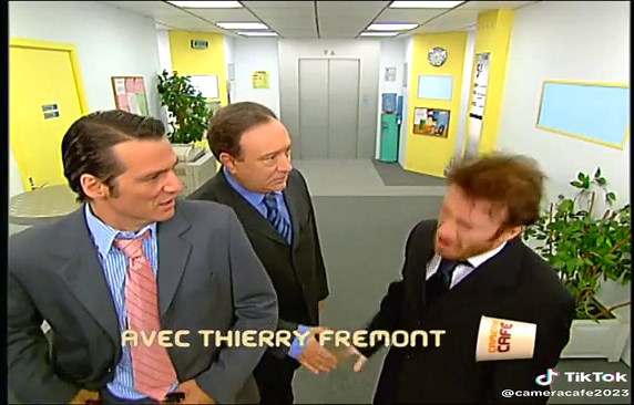 Le chauffeur #Caméracafé #Caméra #café #drôle #vidéos #vidéoviral #TICTac #disciple #film #bureau #discuter