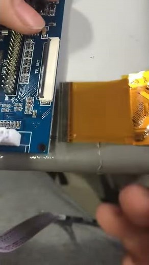 How to connect ribbon cable