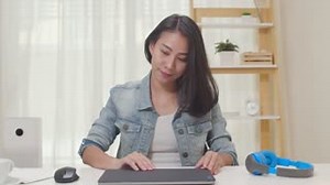 #smartservefacts Get started with your #smartserve online training. 1️⃣ Register an Individual online account 2️⃣ Purchase training course (includes 2 test attempts) 3️⃣ Enroll and launch your online training A passing score of 80% or higher is required to earn your certificate. | Smart Serve Ontario | Facebook