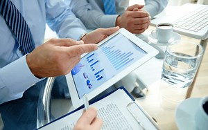 What Is a Business KPI Dashboard? Benefits, Examples, and Tips