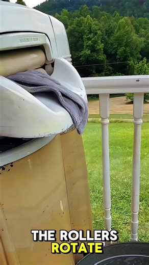 This is how clothes wringer works before washing machine is invented! #washingmachine #washingclothes #wringer | Ciano Enelyn