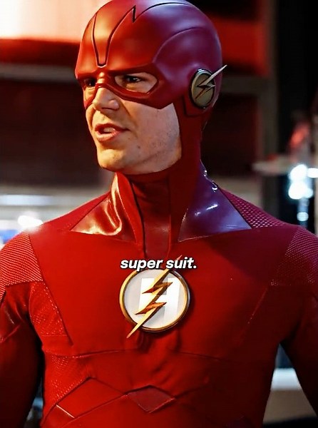 Nora gives The Flash a NEW SUIT #shorts