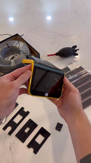 Digitize Your Film Easily with Kodak Slide N Scan Film Scanner!