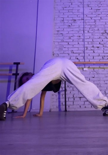 Lisa's Epic Performance at Victoria's Secret Fashion Show