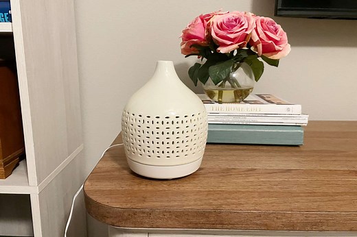 Our 6 Favorite Essential Oil Diffusers for a Relaxing Home Environment
