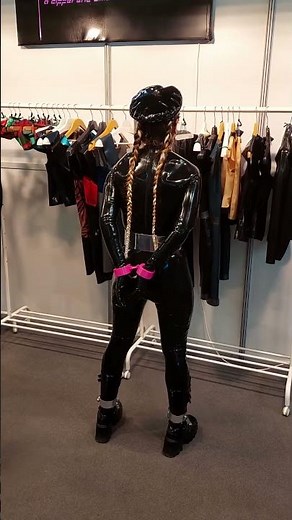 cuffed with pink handcuffs from Dewarth Design / gefesselt in pinken Handschellen von Dewarth Design