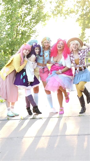 My Little Pony Cosplay: Rainbow Dash, Pinkie Pie, Rarity, Fluttershy