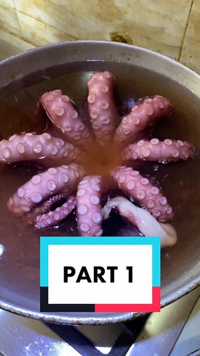 Part-1 : Cleaning Octopus 🐙 #seafood #cleaning #foryou #fyp #rawoctopus #boiling #tasty #asian #food #xyz #sea #saltyfood #viralvideo #fypage #fyyyyyyyyyyyyyyyy