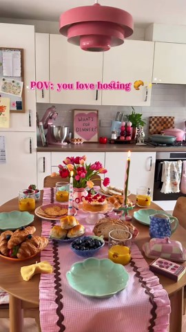 Brunch table that looks too pretty to touch
