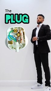 428K views · 5.5K reactions | The UK plug explained  #ukplug #plugs #electrics #plugwiring #electrician #electriccurrent #electricity #exams #revision #gcse #stem #school #science #combinedsciencegcse #physics | Matt Green | Facebook
