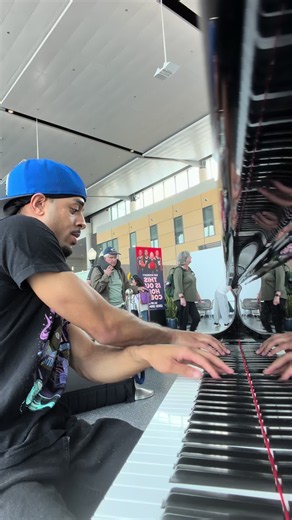 summer is approaching🕺🏽🙃 #pianotok #publicpiano #nostalgia #holdyuh #gyptian