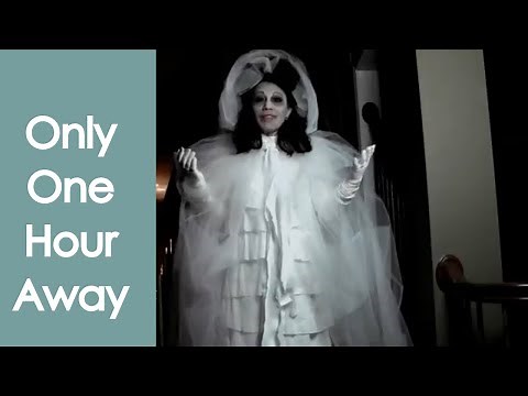 Last Minute DIY Victorian Ghost Costume For Women By Renee Romeo