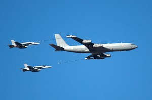 What Is Aerial Refueling and How Does It Work? - National Aviation Academy
