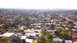 11K views · 19 reactions | AUCTION 15th September 2018 at 1:00pm - On-Site at 13 Castle Hill Street, Holland Park West. . Priceless views from this private residence perched high on a ridge and within 10kms of the city, it is a superior offering to the market. . View: https://queenslandsothebysrealty.com/19364302 Tyson Clarke | Queensland Sotheby's International Realty | Facebook