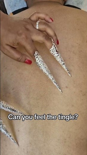 asmr back scratching and back tracing #asmr #backtracing #backmassage