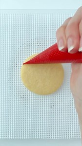 354K views · 2.7K reactions | Red white and TWO! #july4th #fourthofjuly #redwhiteandblue #decoratedcookies #royalicingcookies #edibleart #decoratedcookies #cookiedecorating #cookieart | Butterfly Bakes ATL | Facebook