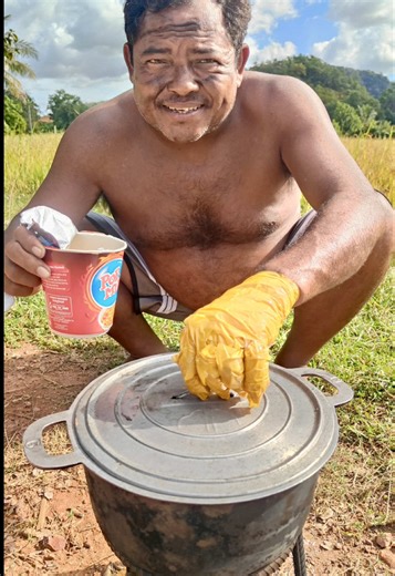 Life-Saving TAPE Hacks for Survival