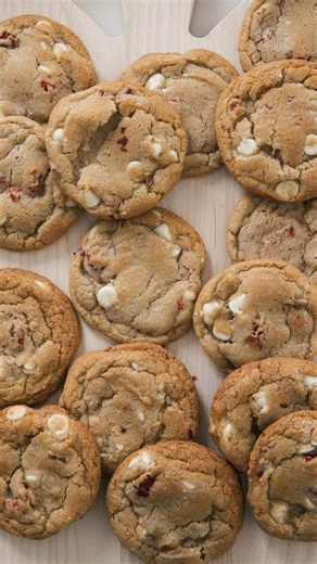 Strawberry and cream cookies: The perfect spring treat