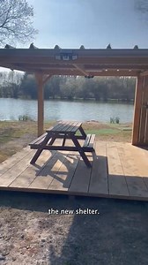 The island at Lillypool is officially complete and it looks amazing! 🎣🌟 This represents a huge redesign for this lovely lake. Now your whole group can fish together, enjoying the spacious shelter no matter the weather (plus electric points, lighting and even a dartboard for some entertainment between runs). Just across the bridge, the lakeside lodge still has everything else you need with a full kitchen and bathroom. Come and experience it all! 🙌 We have the weeks commencing 24th May, 18th & 