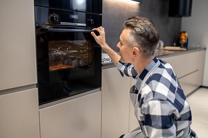 Bosch Ovens: 7 Common Problems (with solutions) - ApplianceChat.com