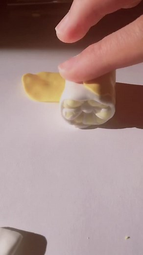 Creating Miniature Lemon Slices with Clay: Step-by-Step Tutorial