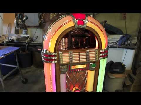 Very nice Original Wurlitzer 1015 Jukebox