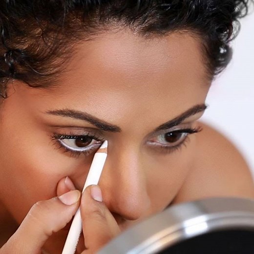 344K views · 1K reactions | Make your eyes appear beautifully larger with this incredibly easy makeup trick! | Glamrs | Facebook