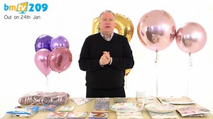 Giant 21" Orbz in rose gold (and actually silver and gold are also now in) plus forthcoming Qualatex Training Courses are just a couple of the things Greg talks about in this week's BMTV show. Full show out this Thursday... stay tuned!! | Balloon Market | Facebook