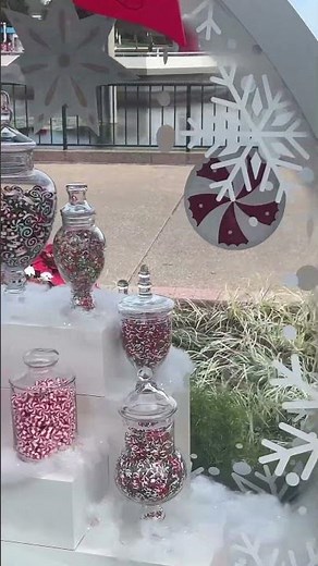 Sights and Smells of the EPCOT Holiday Festival Scentsy