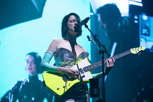 34 Best Female Guitarists Ever (2025 Update) - Guitar Lobby