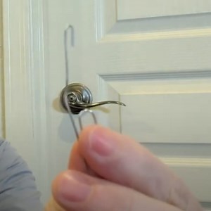 How to Unlock Bedroom/Bathroom Door Locks - Locksmith Recommended