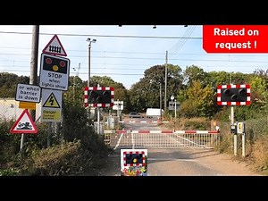 Unusual 'On-Request' Level Crossing near Basildon: Gardners Level Crossing, Essex