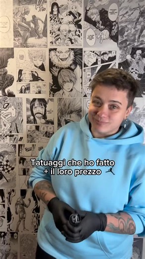 Spesso mi chiedete perché espongo i miei tatuaggi con già indicato il prezzo. La verità è che per me è una scelta di chiarezza. Mi piace che chi guarda il mio lavoro sappia fin da subito il valore del progetto , trovo che renda tutto più diretto, semplice e onesto. Non è una regola, ognuno fa come preferisce, ma per me funziona così: mi fa sentire in linea con quello che offro. Voi cosa ne pensate? #tatuare#tatuaggio#tatuatrice#animetattoos | Sara Savini - InkSquad