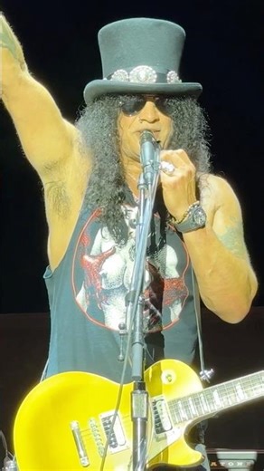 Slash Says Goodbye in His Own Way… Then Almost Forgets the Band Bow 😂