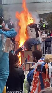 À Hasparren, dans les Pyrénées-Atlantiques, l'extrême gauche détourne le carnaval traditionnel en brûlant un mannequin à l'effigie de Jordan Bardella. Dans cette commune où Jordan est arrivé en tête aux Européennes 2024, cette violence est une attaque directe contre la démocratie ! | Edwige Diaz