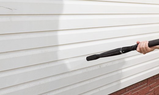 How to Clean Vinyl Siding? (9 Easy Ways)