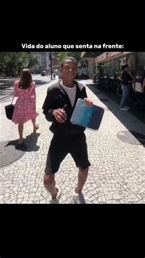 Aluno do fundão e aluno da frente