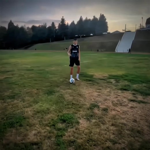 Montagem de Blue Lock com Efeitos de Câmera Lenta