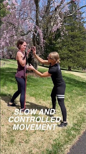 HOW TO DO BICEPS CURLS WITH RESISTANCE BANDS AKA TUBING