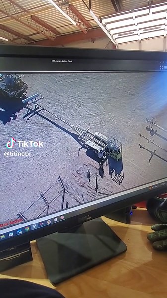 We watched this happen live in our warehouse great team work lol#linemanlife #poleclimbing #fyp #otpay #working #powerline #linelife⚡️