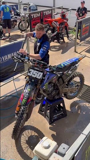 Power washing Sleny Goyer's #GYTR #YZ125 with #Yamalube Gel Cleaner at the MXGP of Trentino!