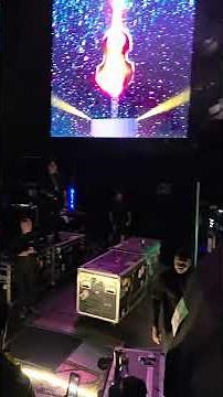 Paul Mccartney enters the stage at the United Center in Chicago on November 25, 2025.