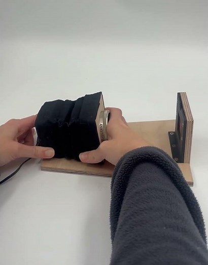 How to focus the lens of your DIY Projector.