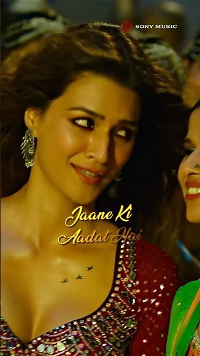 This hookstep lives rent-free 💃🔥 #paramsundari #kritisanon #shreyaghoshal #arrahman