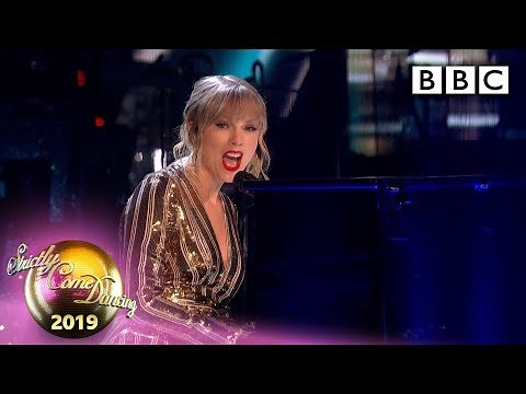 ‪@TaylorSwift‬ performs Lover - The Final | BBC Strictly Come Dancing 2019