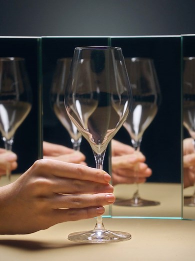 How many glasses are there in a bottle of Champagne ? - G.H.Mumm