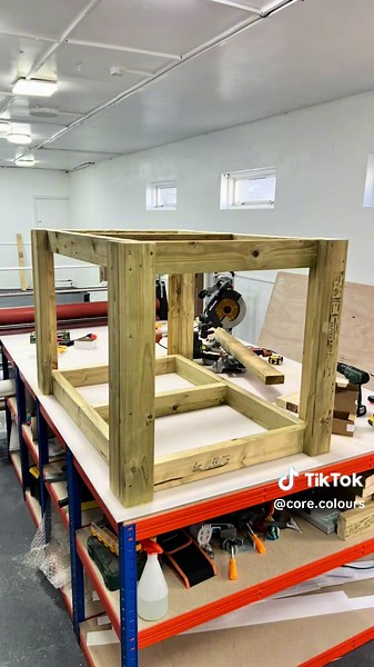 Custom Rolling Workbenches for Enhanced Productivity